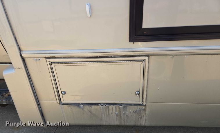 image for item DX7302 2015 IC shuttle bus