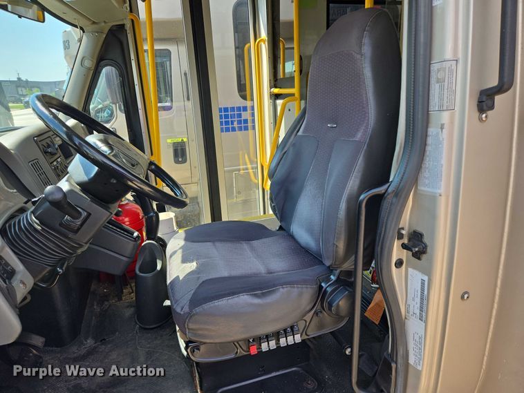 image for item DX7302 2015 IC shuttle bus