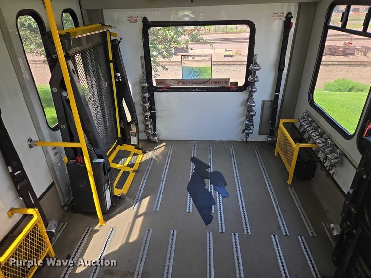 image for item DX7302 2015 IC shuttle bus