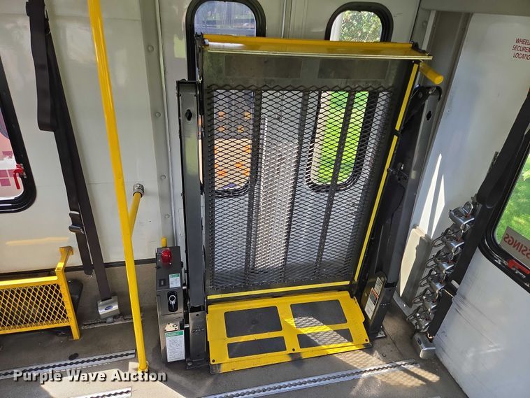 image for item DX7302 2015 IC shuttle bus