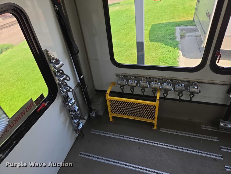 image for item DX7302 2015 IC shuttle bus