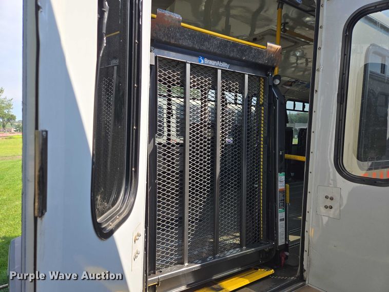 image for item DX7302 2015 IC shuttle bus