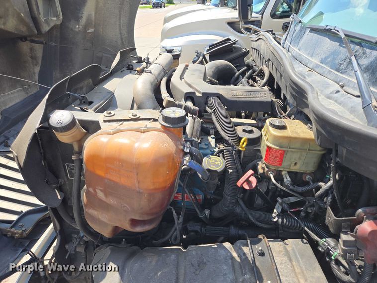 image for item DX7302 2015 IC shuttle bus