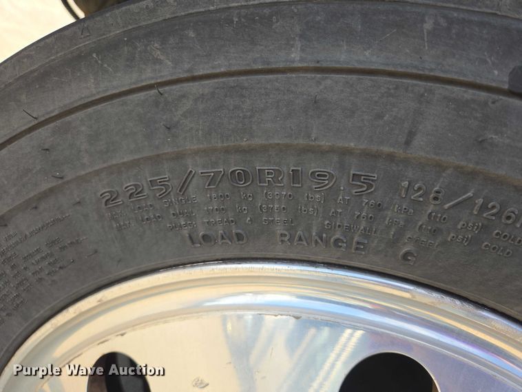 image for item DX7302 2015 IC shuttle bus