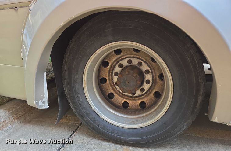 image for item DX7302 2015 IC shuttle bus