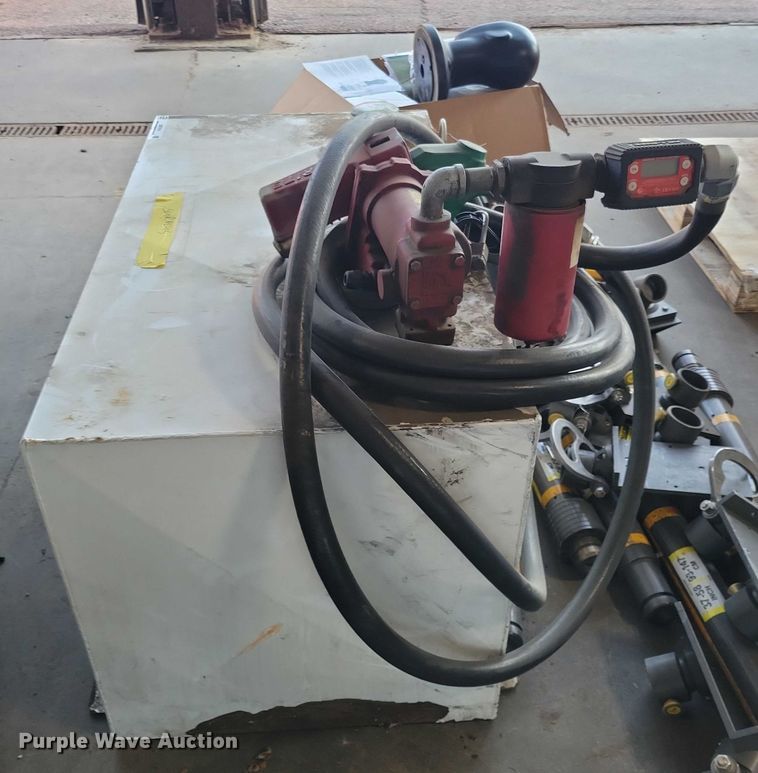 image for item DX7319 Transfer tank