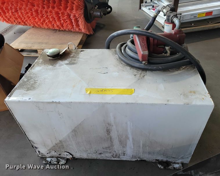 image for item DX7319 Transfer tank