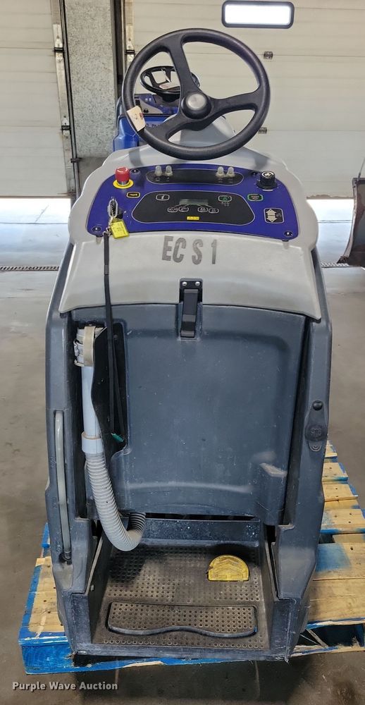 image for item DX7330 Advance ecoflex SC1500 REV floor scrubber