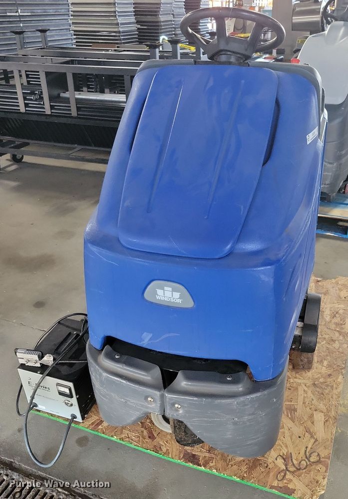 image for item DX7331 Chariot iVac 34 ATV vacuum 