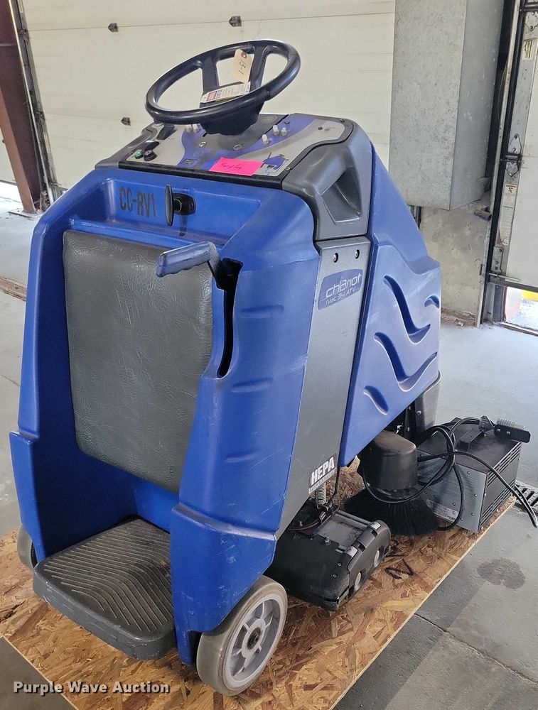 image for item DX7331 Chariot iVac 34 ATV vacuum 