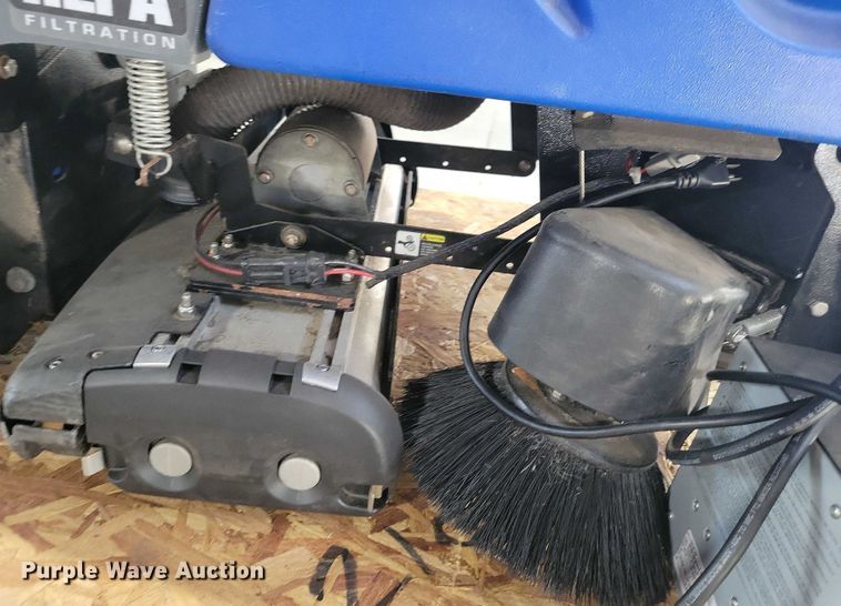 image for item DX7331 Chariot iVac 34 ATV vacuum 