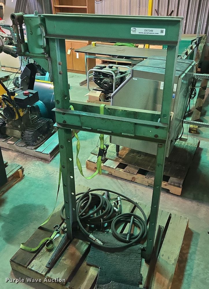 image for item DX7349 Century Fox FP-1012 10 ton hydraulic press