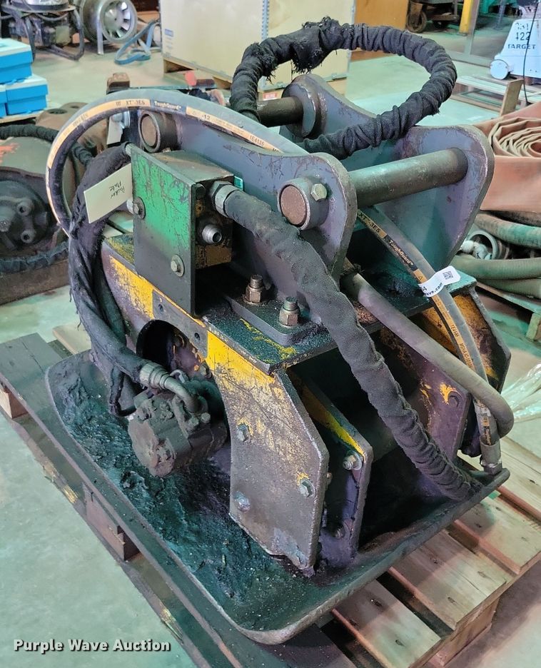 image for item DX7354 Excavator plate compactor