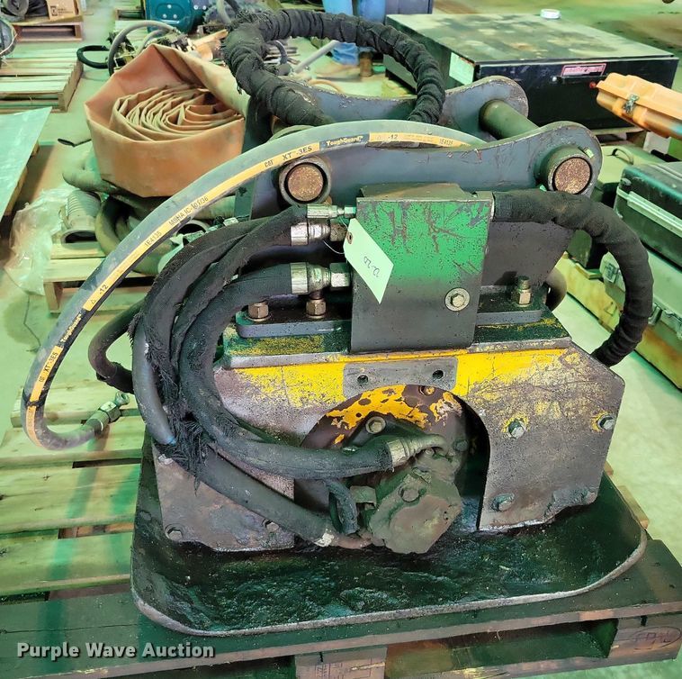 image for item DX7354 Excavator plate compactor