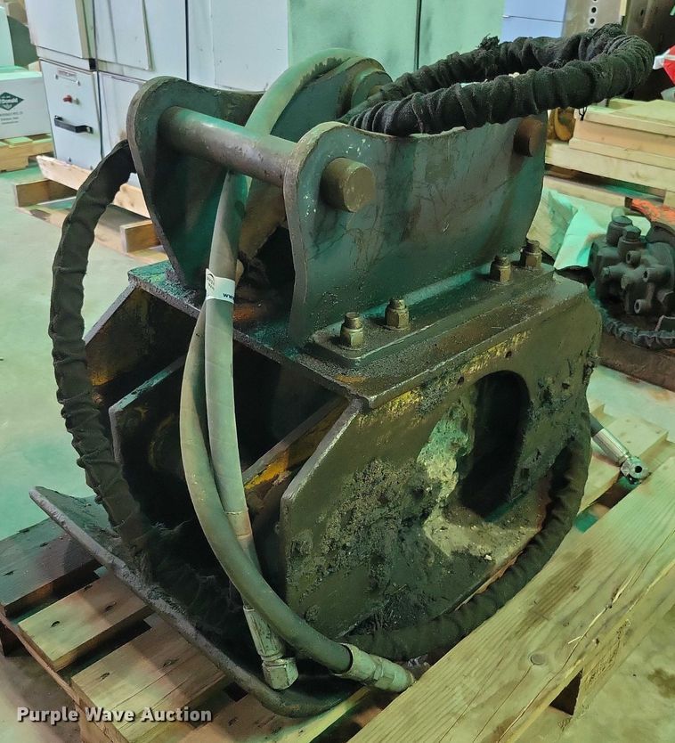 image for item DX7354 Excavator plate compactor