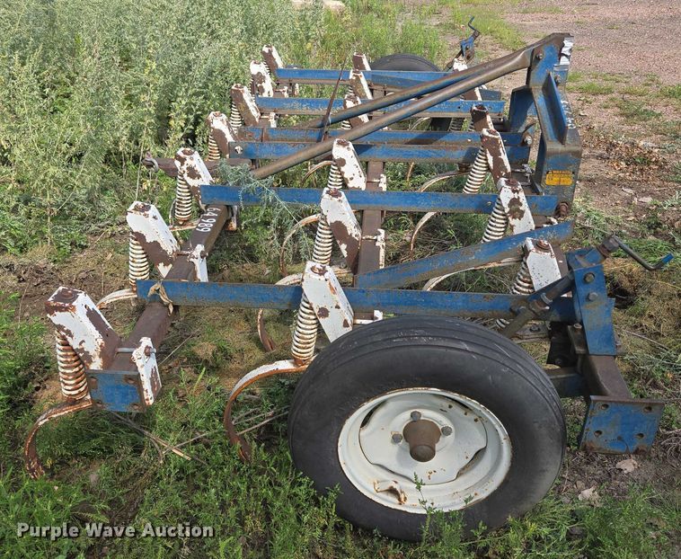 image for item DX7395 Ford chisel