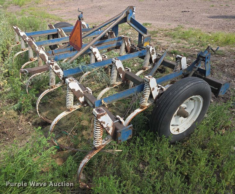 image for item DX7395 Ford chisel