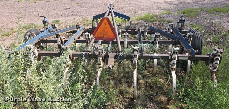 image for item DX7395 Ford chisel