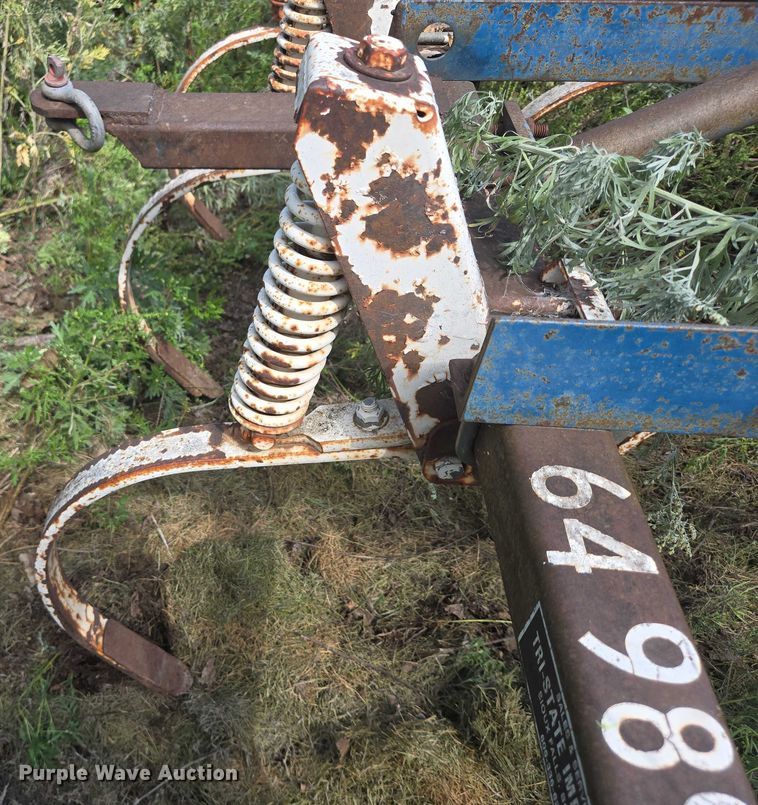 image for item DX7395 Ford chisel