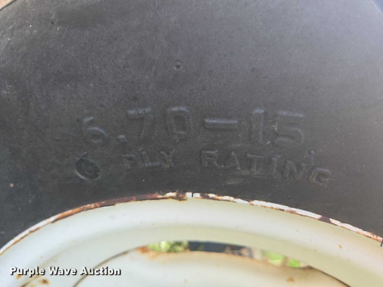 image for item DX7395 Ford chisel