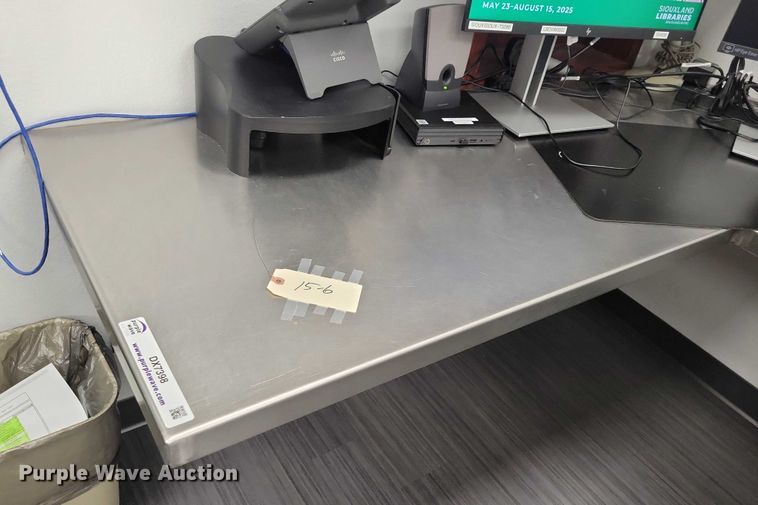 image for item DX7398 Wall mounted table