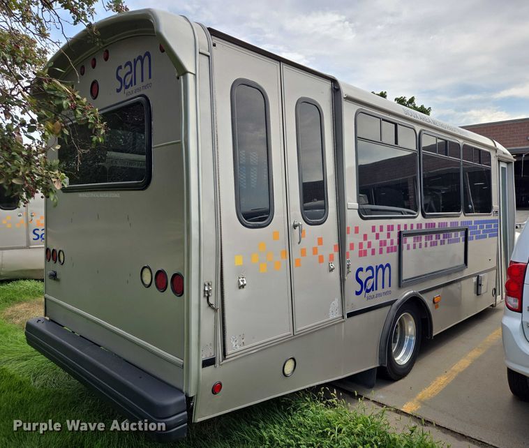 image for item DX7404 2013 IC shuttle bus