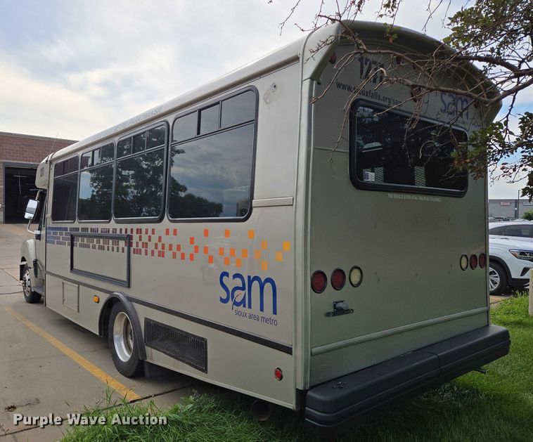 image for item DX7404 2013 IC shuttle bus