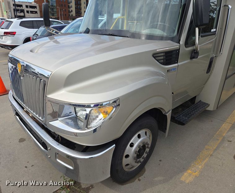 image for item DX7404 2013 IC shuttle bus