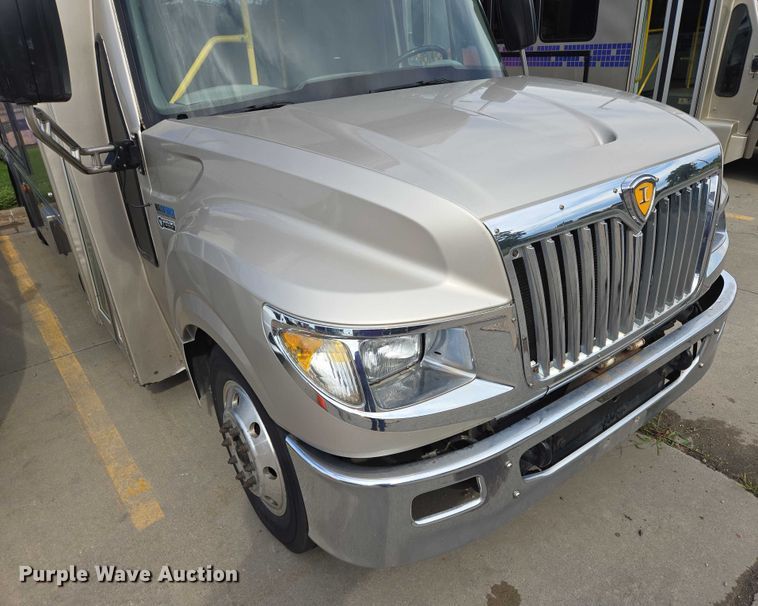 image for item DX7404 2013 IC shuttle bus