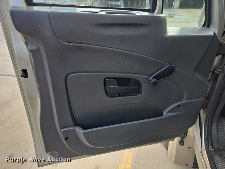 image for item DX7404 2013 IC shuttle bus