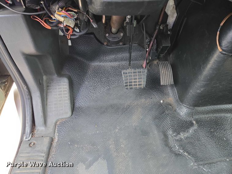 image for item DX7404 2013 IC shuttle bus