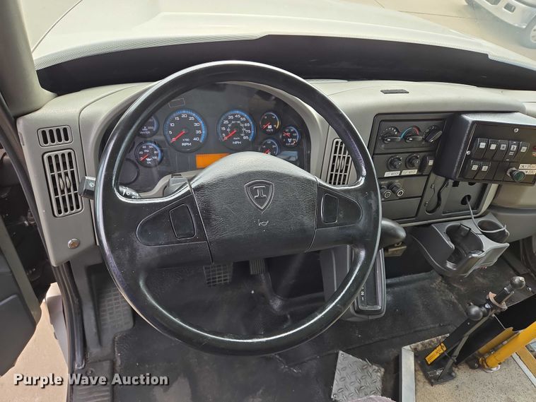 image for item DX7404 2013 IC shuttle bus