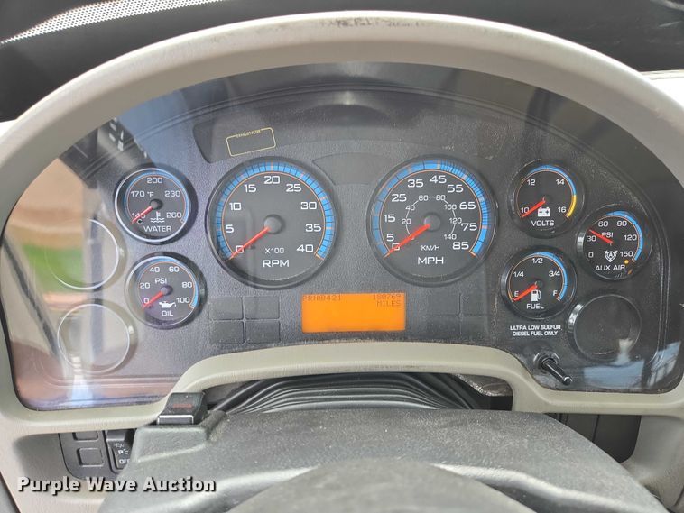 image for item DX7404 2013 IC shuttle bus