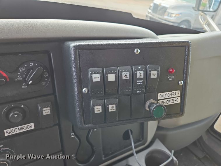 image for item DX7404 2013 IC shuttle bus