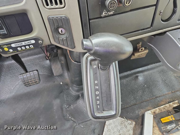 image for item DX7404 2013 IC shuttle bus