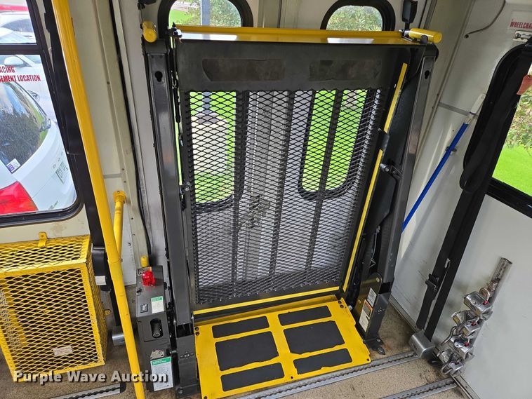 image for item DX7404 2013 IC shuttle bus