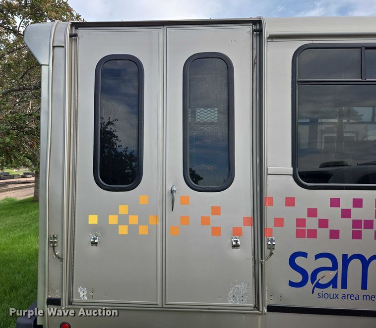 image for item DX7404 2013 IC shuttle bus