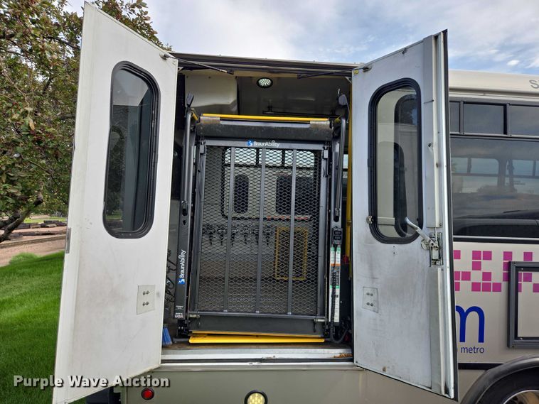 image for item DX7404 2013 IC shuttle bus