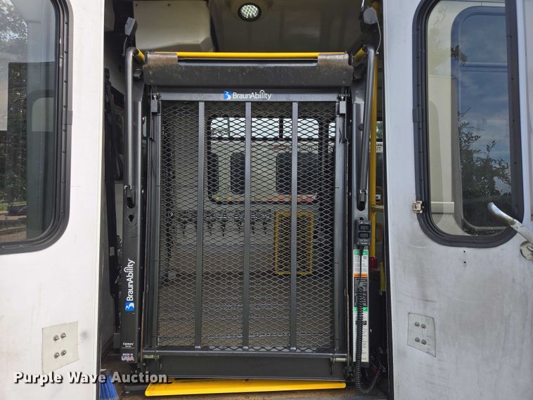 image for item DX7404 2013 IC shuttle bus