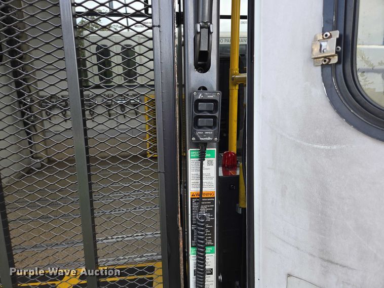 image for item DX7404 2013 IC shuttle bus