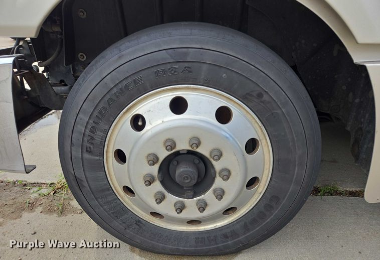 image for item DX7404 2013 IC shuttle bus