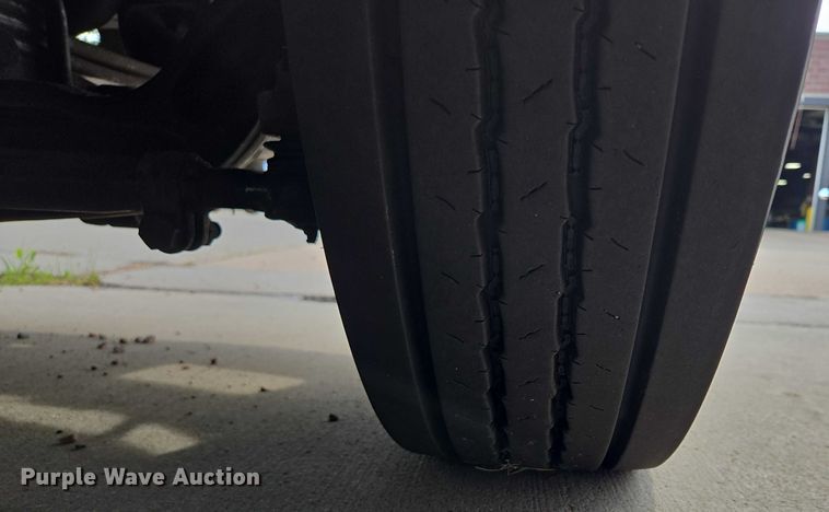 image for item DX7404 2013 IC shuttle bus