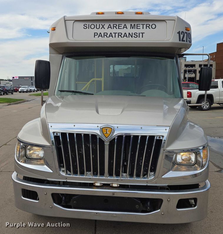 image for item DX7405 2013 IC shuttle bus