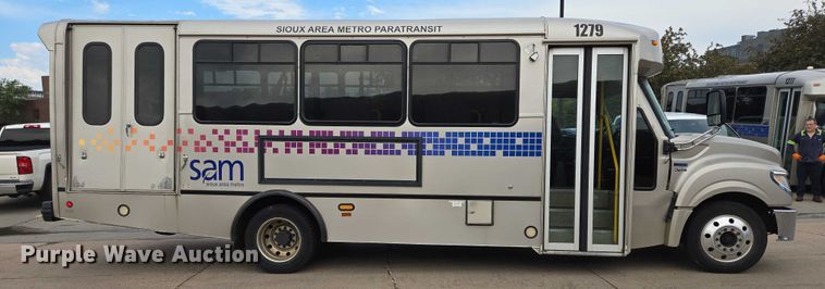 image for item DX7405 2013 IC shuttle bus