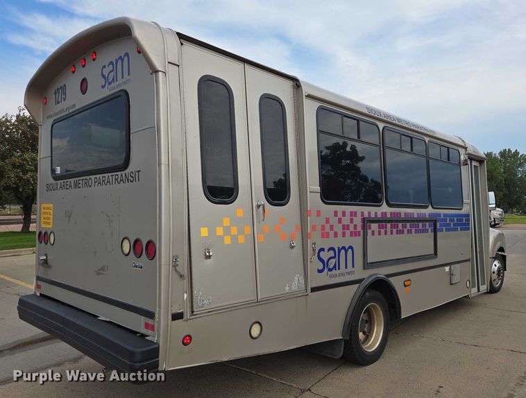 image for item DX7405 2013 IC shuttle bus