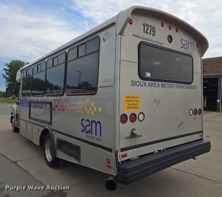 image for item DX7405 2013 IC shuttle bus