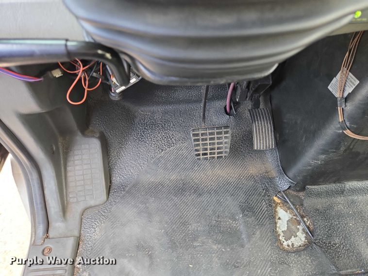 image for item DX7405 2013 IC shuttle bus