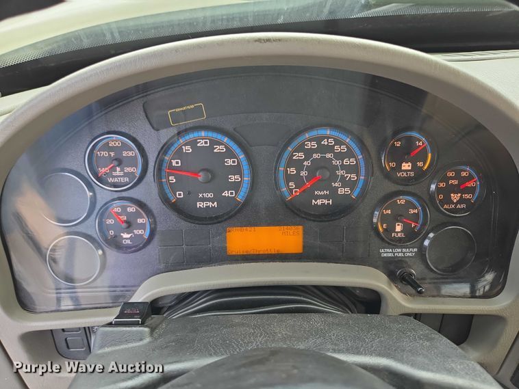 image for item DX7405 2013 IC shuttle bus