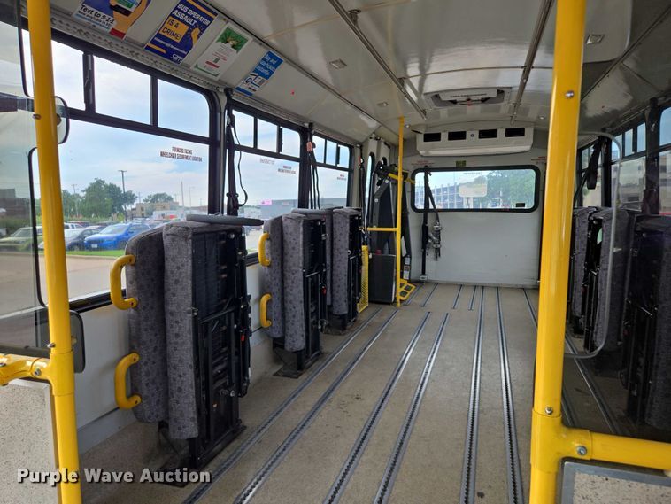 image for item DX7405 2013 IC shuttle bus