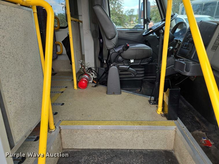 image for item DX7405 2013 IC shuttle bus